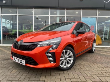 Used Renault Clio 2023 for sale - 76869633: Photo