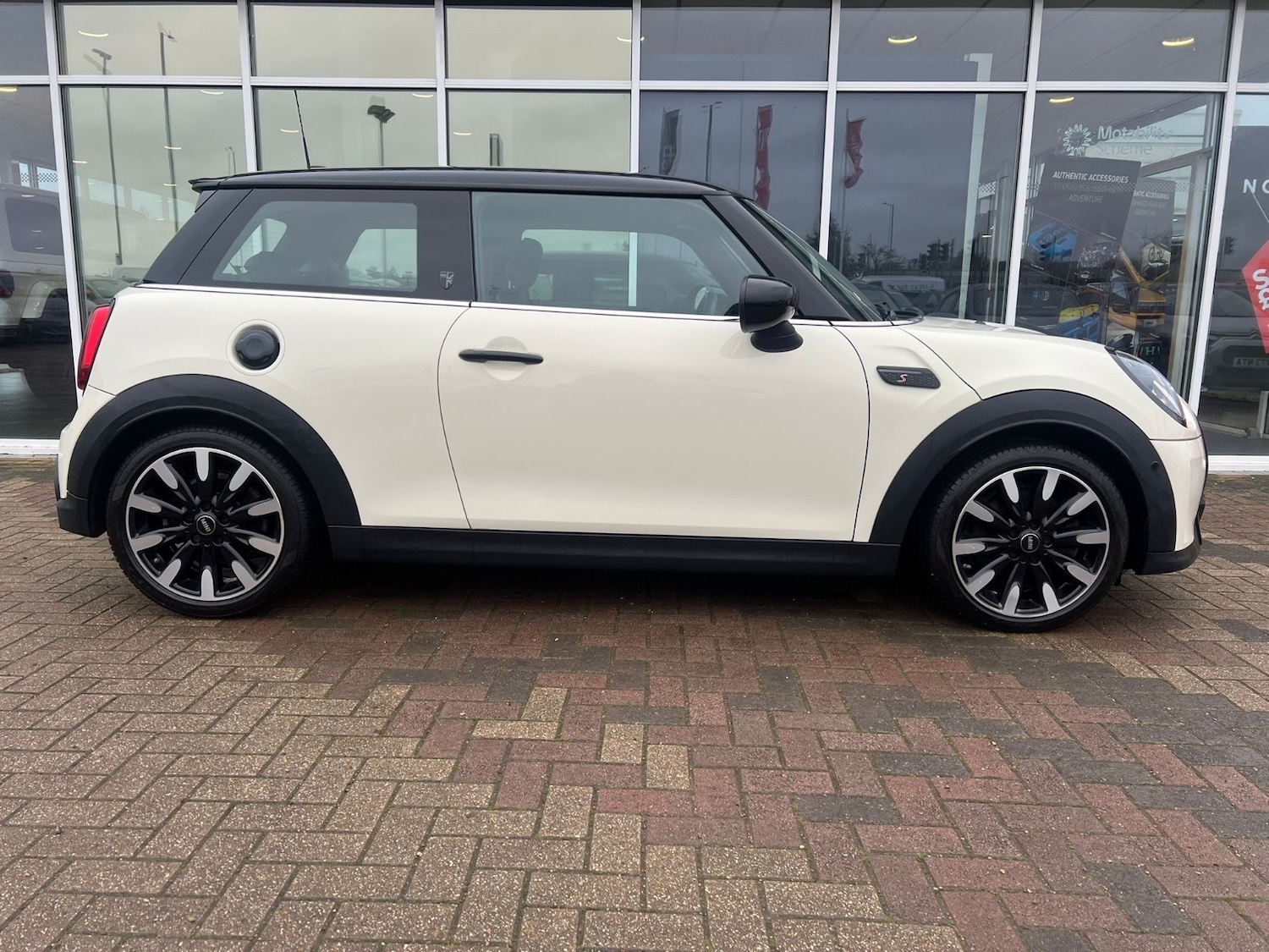 Used MINI Hatch 2021 for sale - 76870110: Photo 42