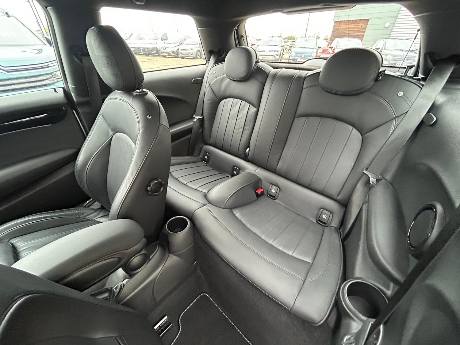 Used MINI Hatch 2021 for sale - 76870110: Photo 8