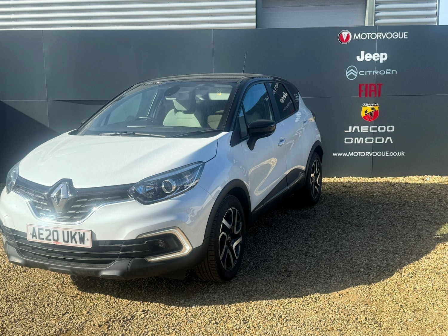 Used Renault Captur 2020 for sale - 76872355: Photo 3