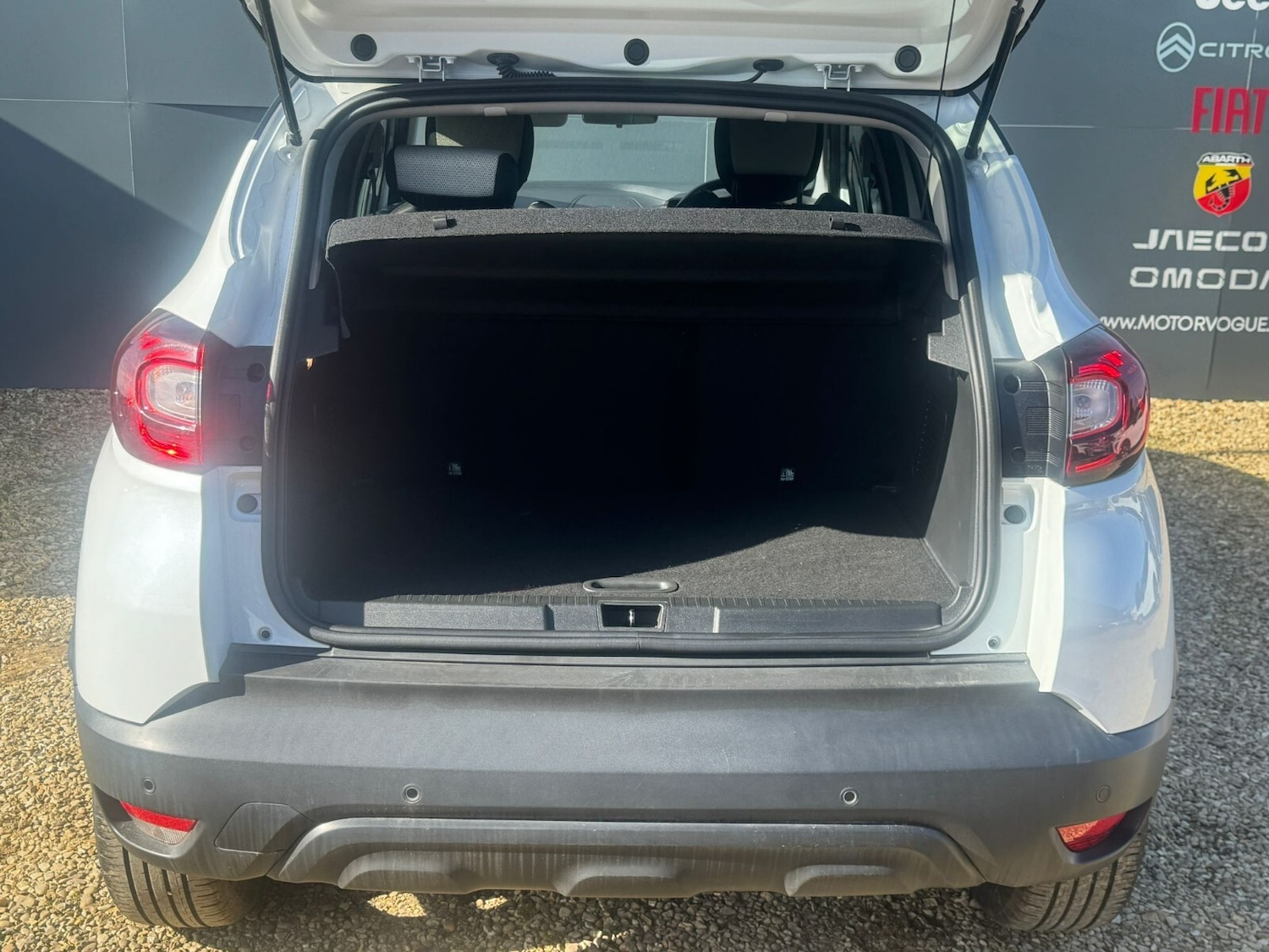 Used Renault Captur 2020 for sale - 76872355: Photo 9