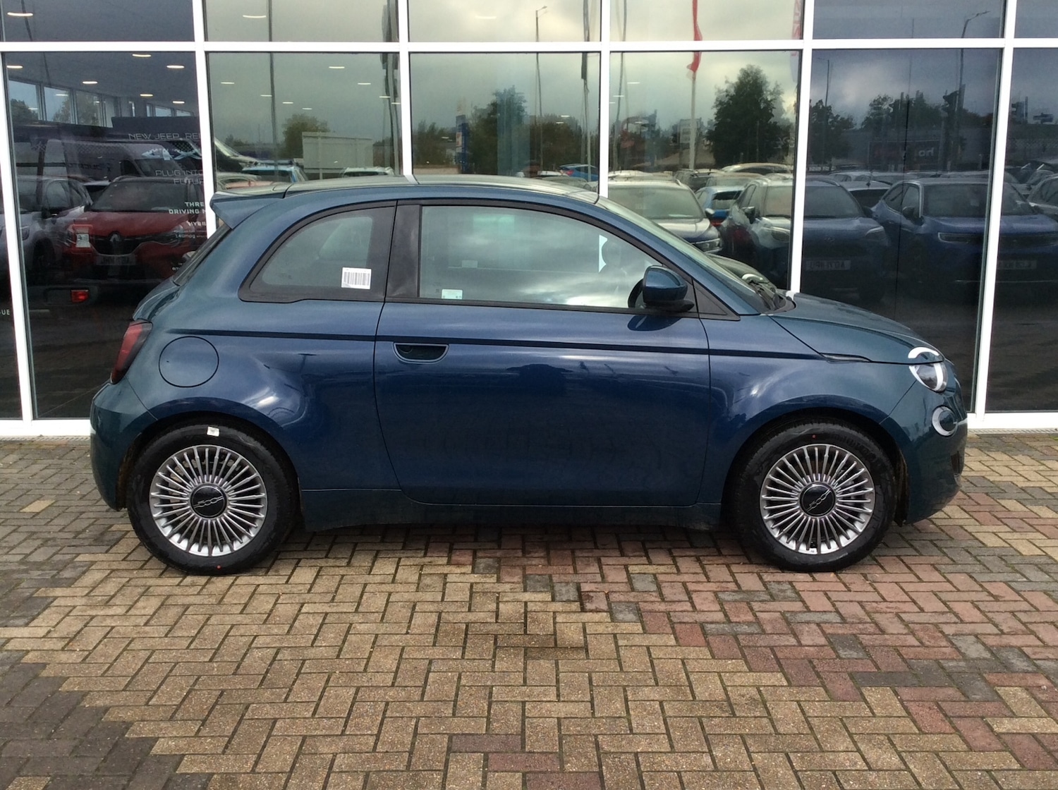 Used Fiat 500 2023 for sale - 76868721: Photo 4
