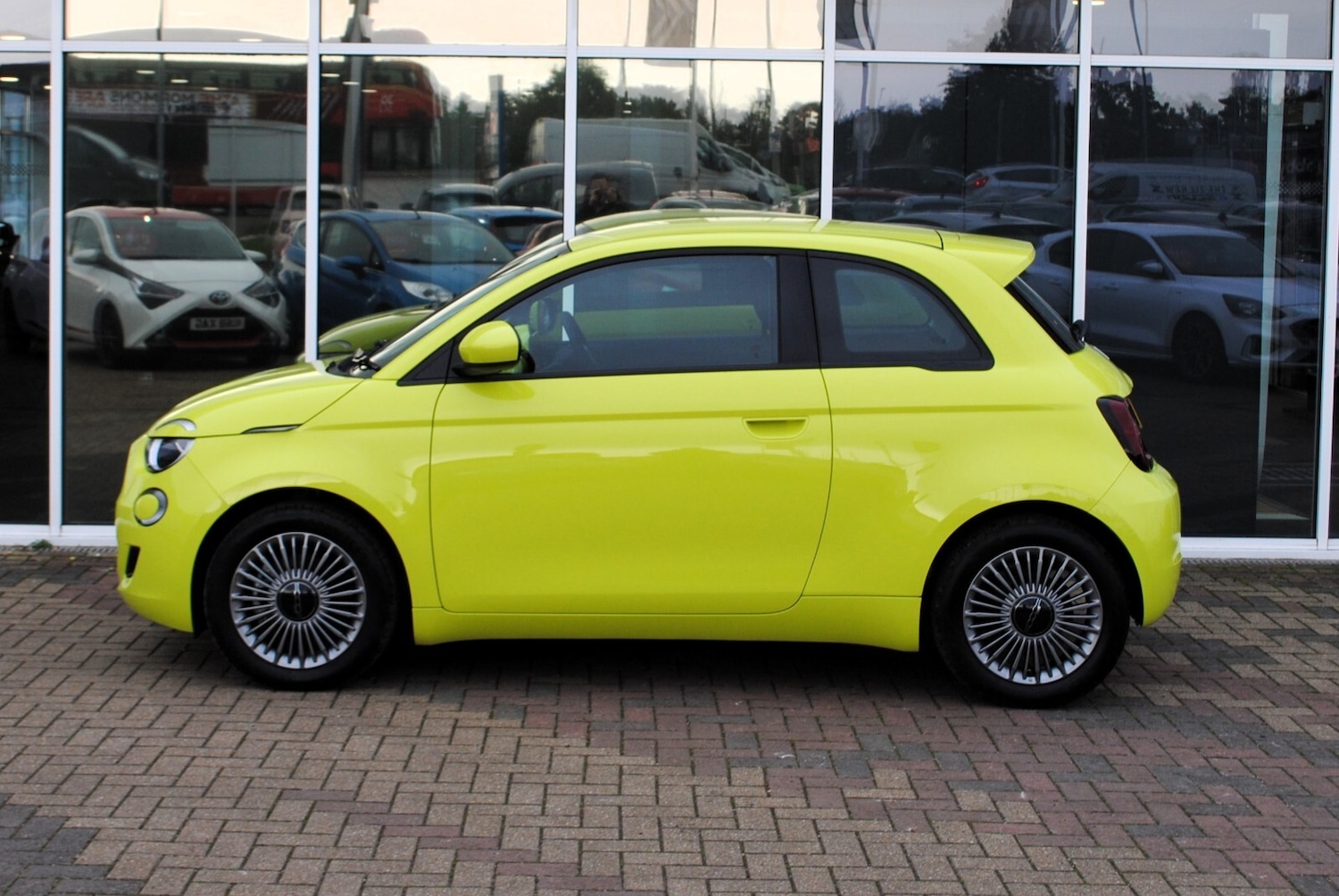 Used Fiat 500 2024 for sale - 76868940: Photo 6