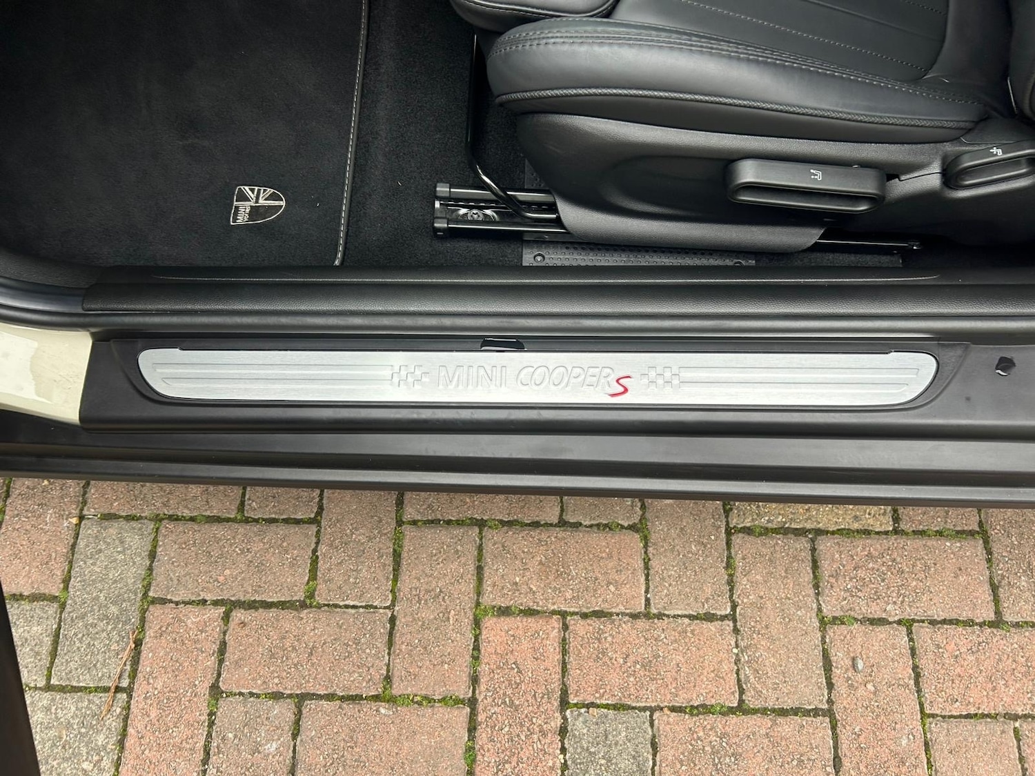 Used MINI Hatch 2021 for sale - 76112268: Photo 8