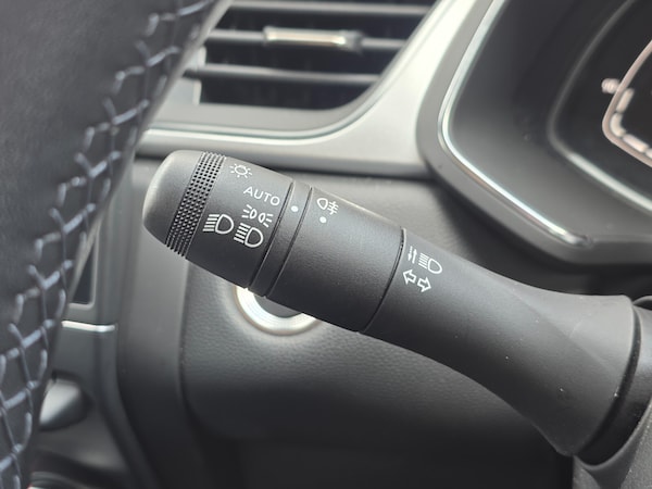 Used Renault Captur 2023 for sale - 76273048: Photo 41