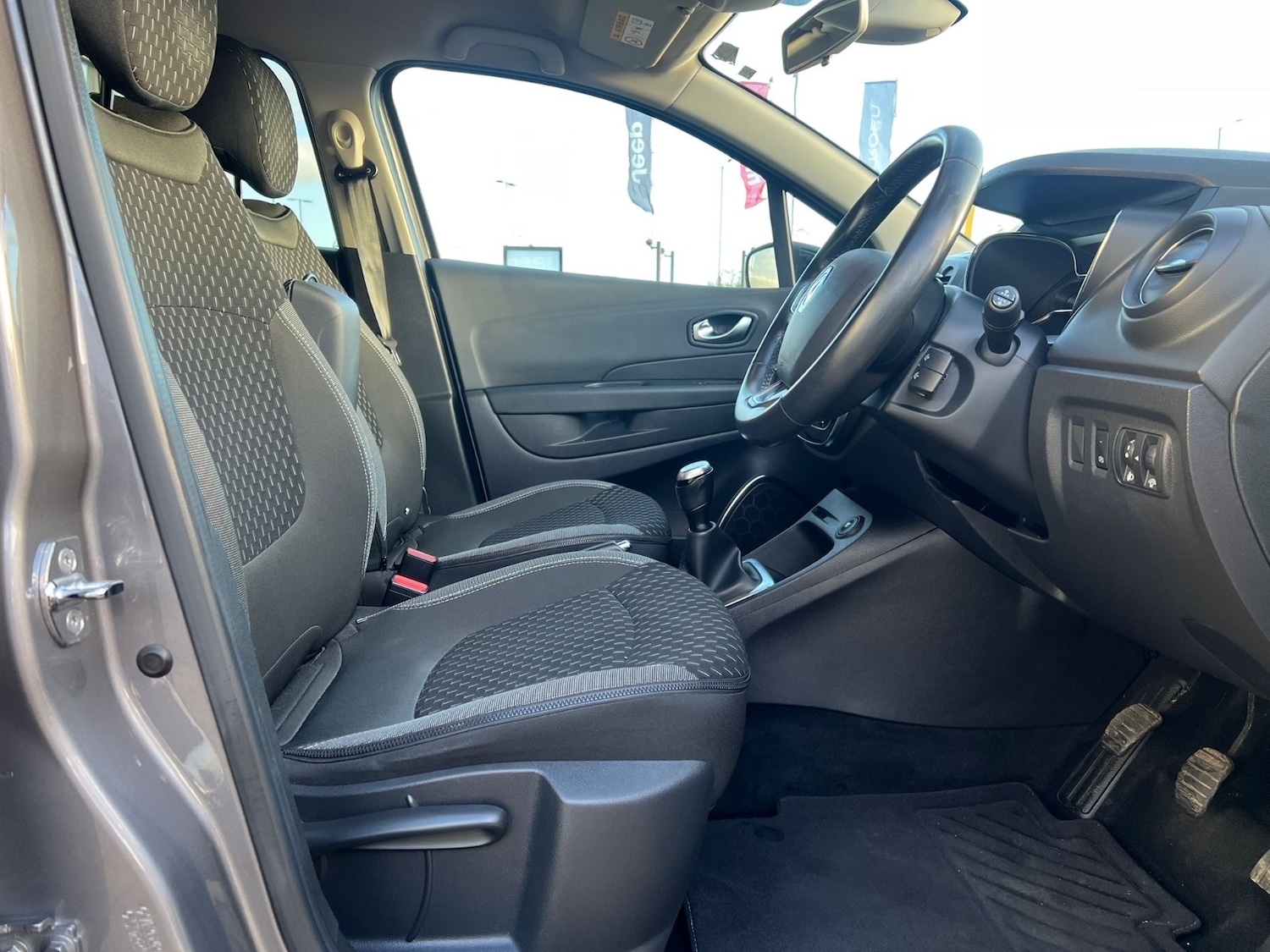 Used Renault Captur 2018 for sale - 76873726: Photo 16