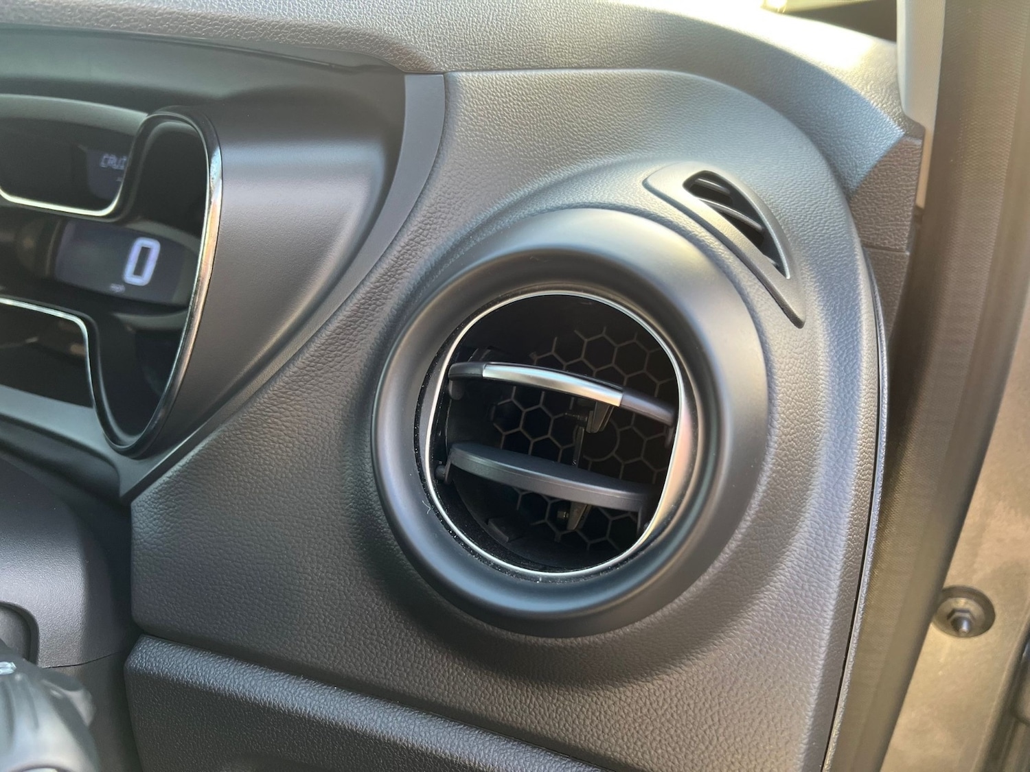 Used Renault Captur 2018 for sale - 76873726: Photo 19