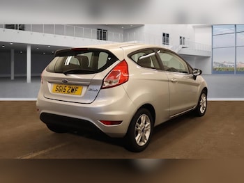 Used Ford Fiesta 2015 for sale - 76312332: Photo