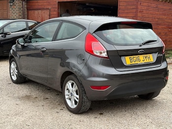 Used Ford Fiesta 2016 for sale - 76891744: Photo