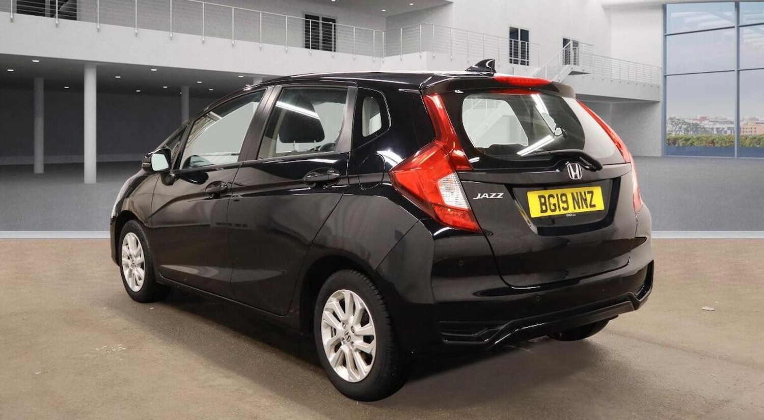 Used Honda Jazz 2019 for sale - 76643369: Photo 3