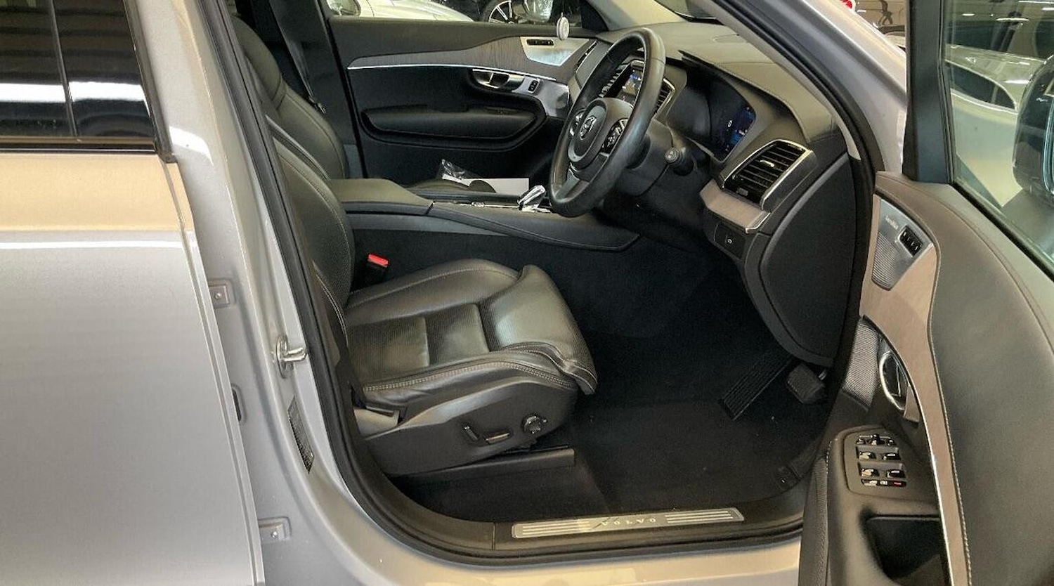 Used Volvo XC90 2023 for sale - 76807247: Photo 2