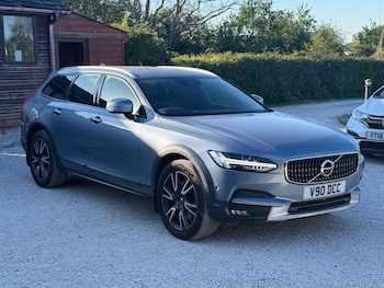 Used Volvo V90 Cross Country 2017 for sale - 78383388: Photo