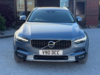 Used Volvo V90 Cross Country 2017 for sale - 78383388: Photo