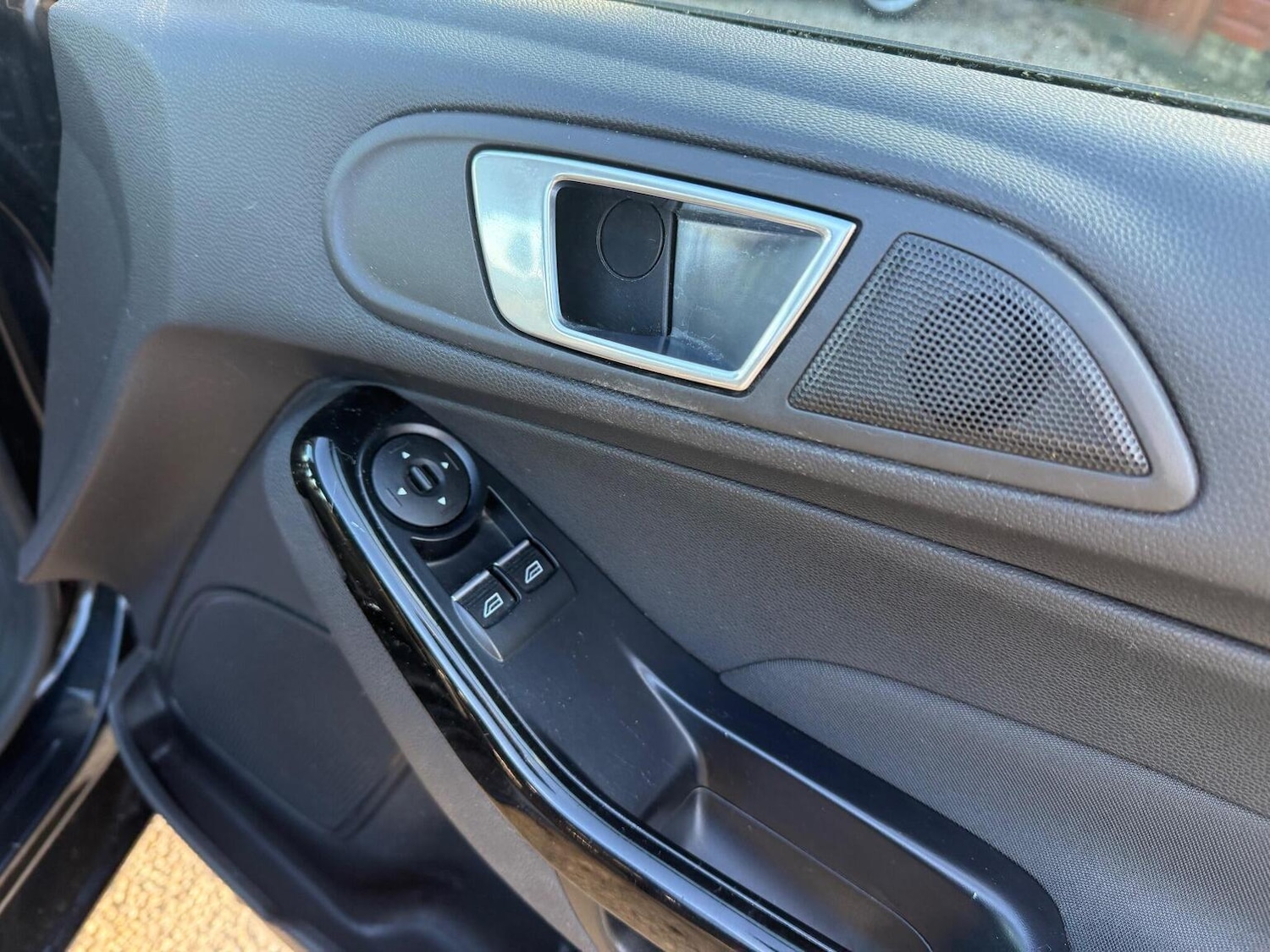 Used Ford Fiesta 2015 for sale - 77201210: Photo 29