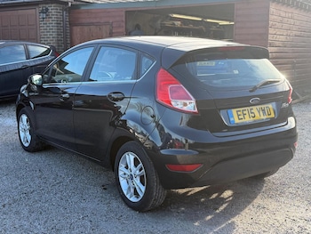 Used Ford Fiesta 2015 for sale - 77201210: Photo