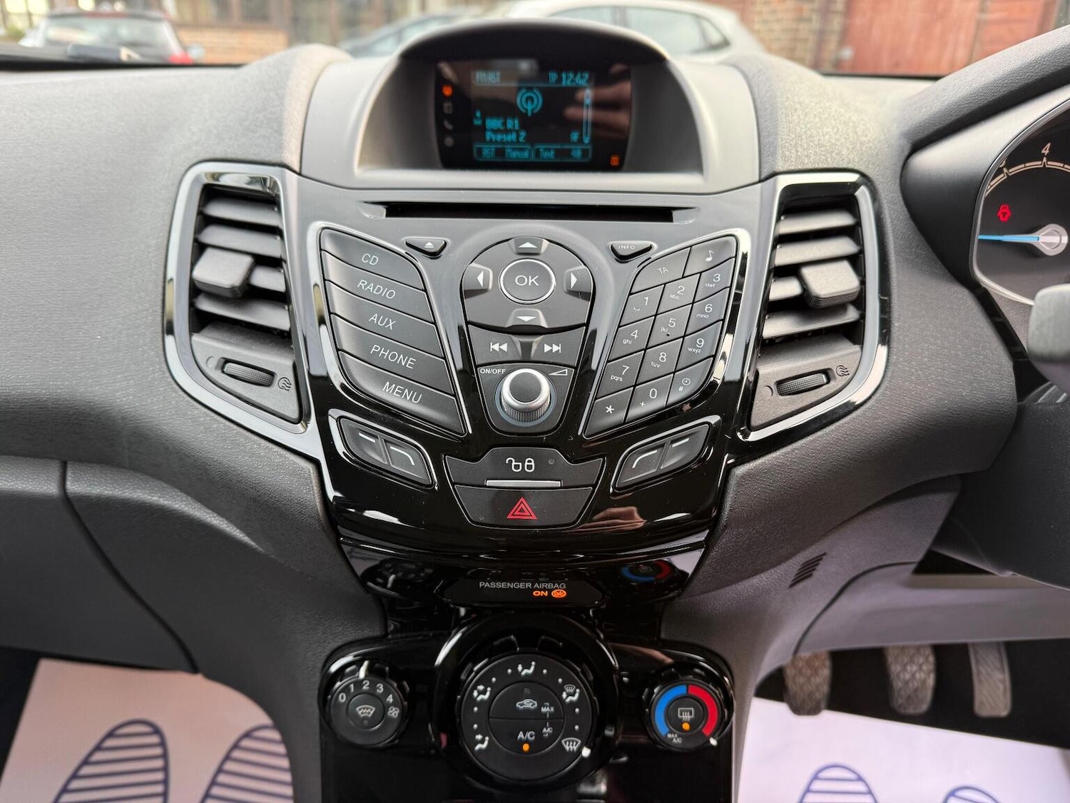 Used Ford Fiesta 2015 for sale - 76982720: Photo 24