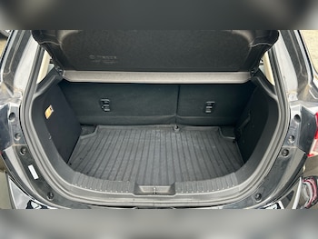 Used Mazda Mazda2 2023 for sale - 78027044: Photo