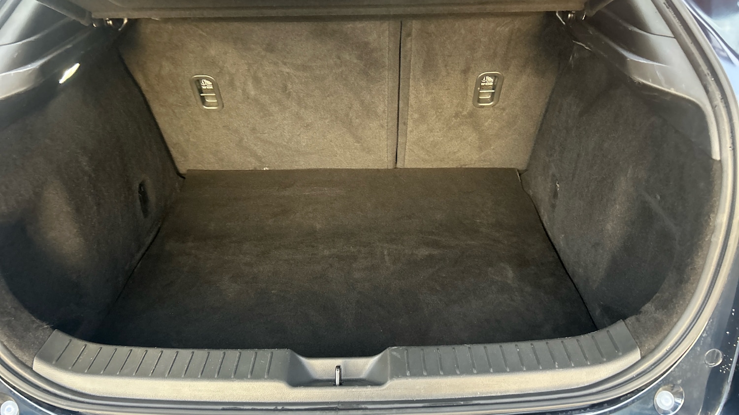 Used Mazda CX-30 2024 for sale - 77011873: Photo 4