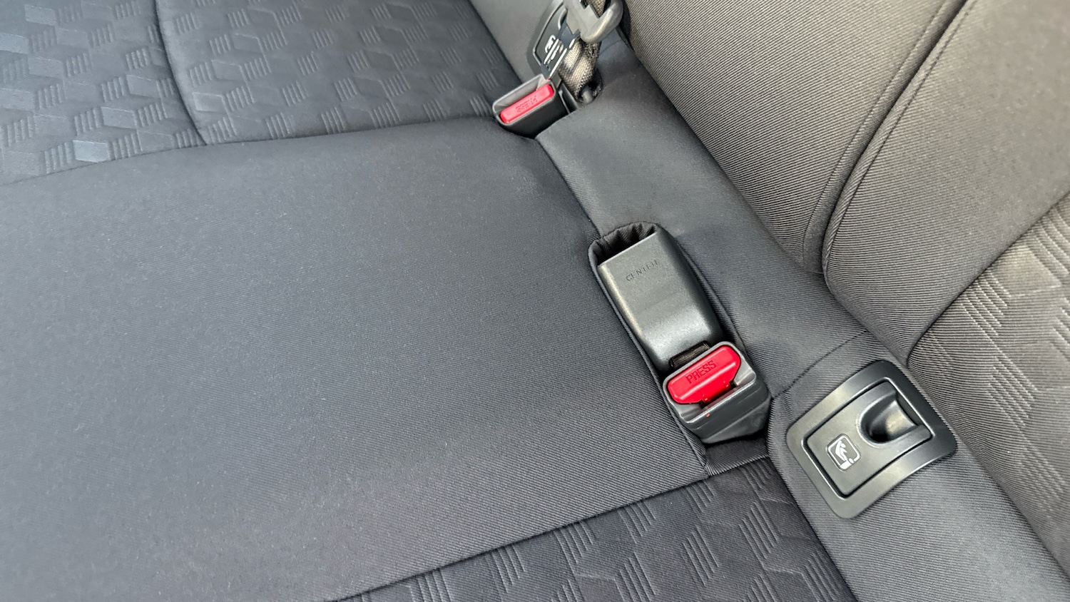 Used Mazda Mazda2 HYBRID 2025 for sale - 76344550: Photo 17