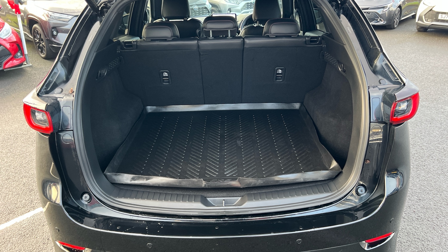 Used Mazda CX-5 2025 for sale - 76957382: Photo 4