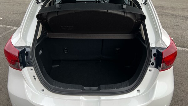 Used Mazda Mazda2 2023 for sale - 76205972: Photo 4