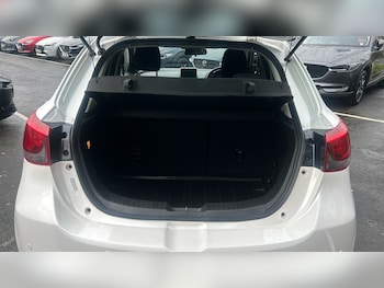 Used Mazda Mazda2 2017 for sale - 77663352: Photo