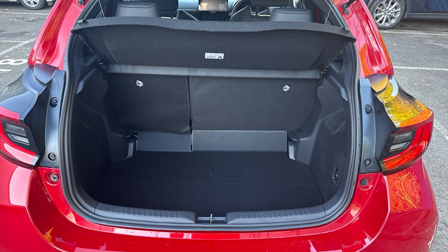 Used Mazda Mazda2 HYBRID 2025 for sale - 76974187: Photo 4