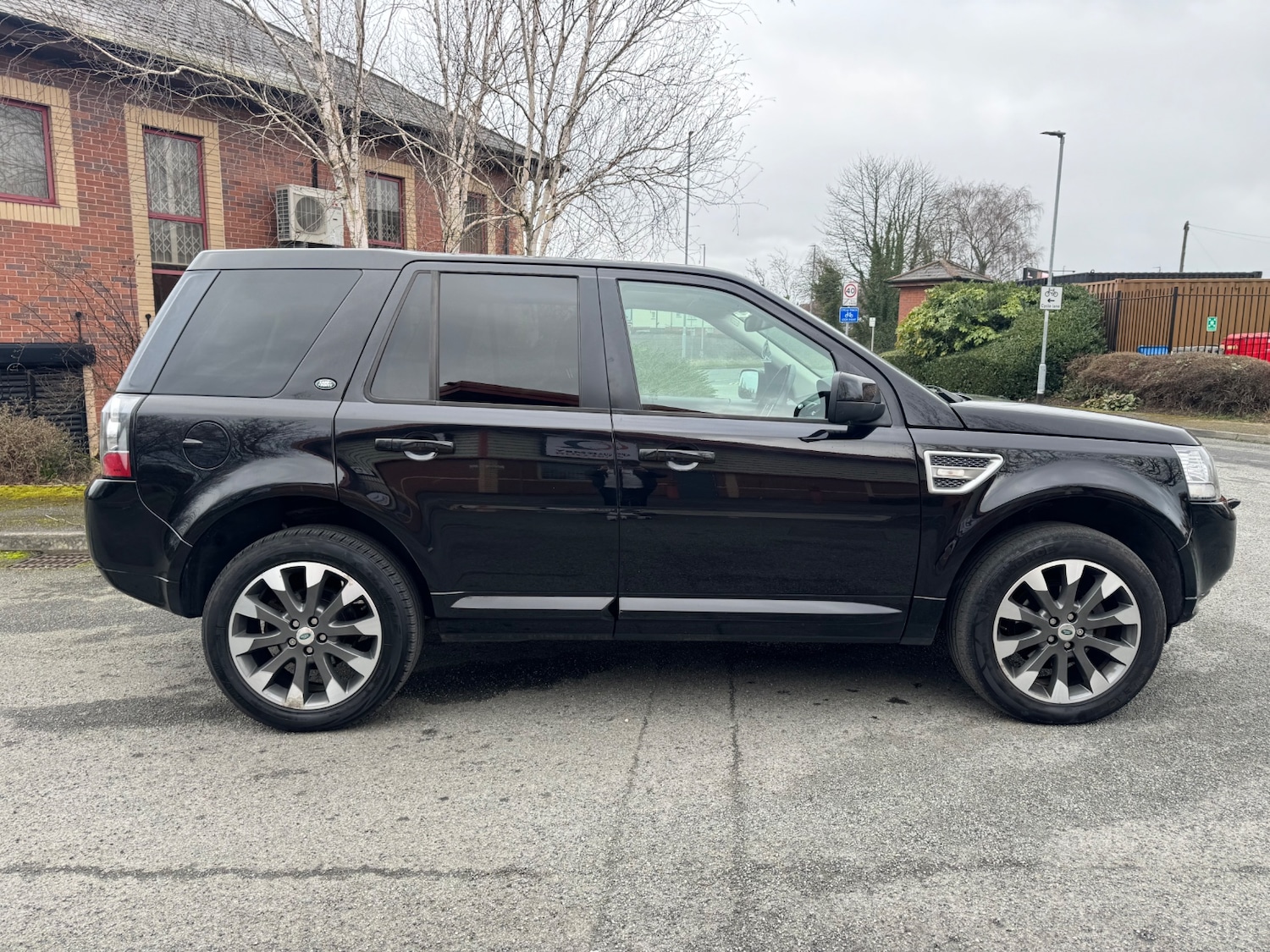 Used Land Rover Freelander 2013 for sale - 77707988: Photo 2