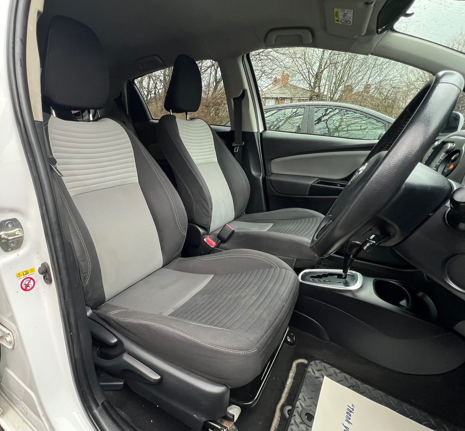 Used Toyota Yaris 2017 for sale - 77365541: Photo 10