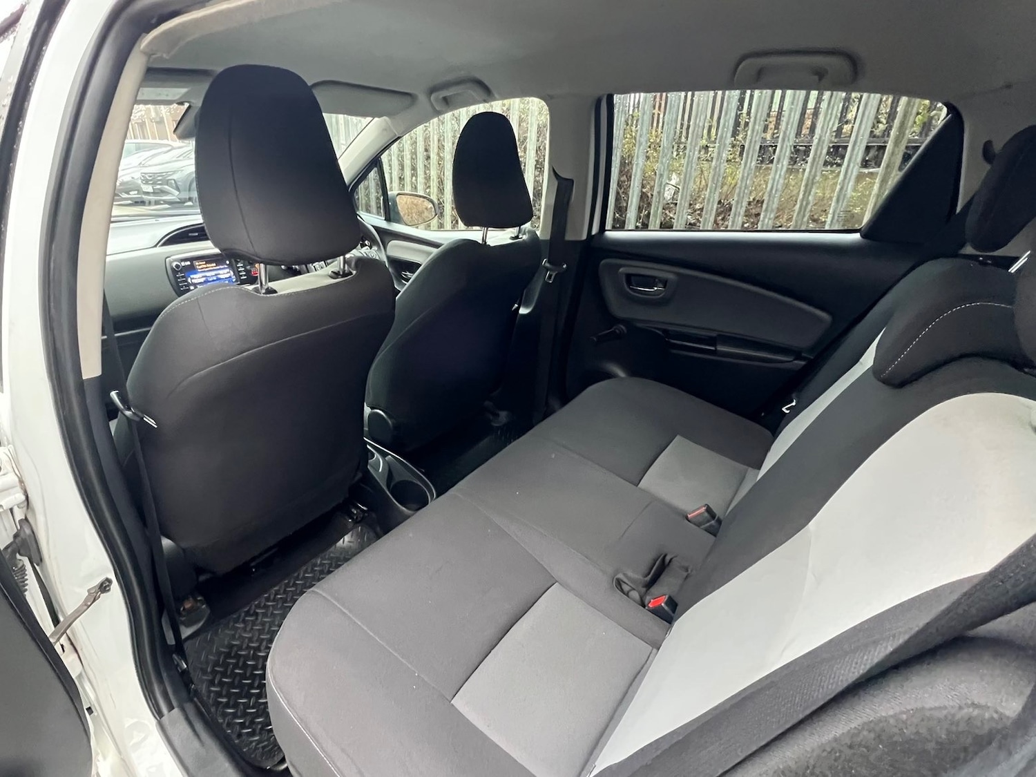 Used Toyota Yaris 2017 for sale - 77365541: Photo 13