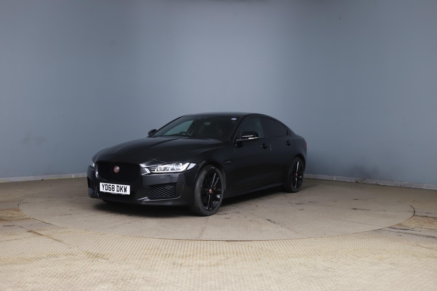 Used Jaguar XE 2019 for sale - 77678920: Photo 5