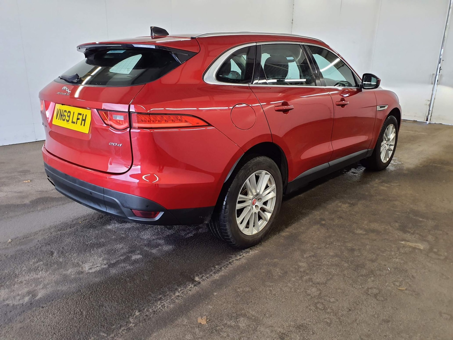 Used Jaguar F-Pace 2019 for sale - 76706355: Photo 2