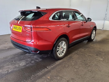Used Jaguar F-Pace 2019 for sale - 76706355: Photo