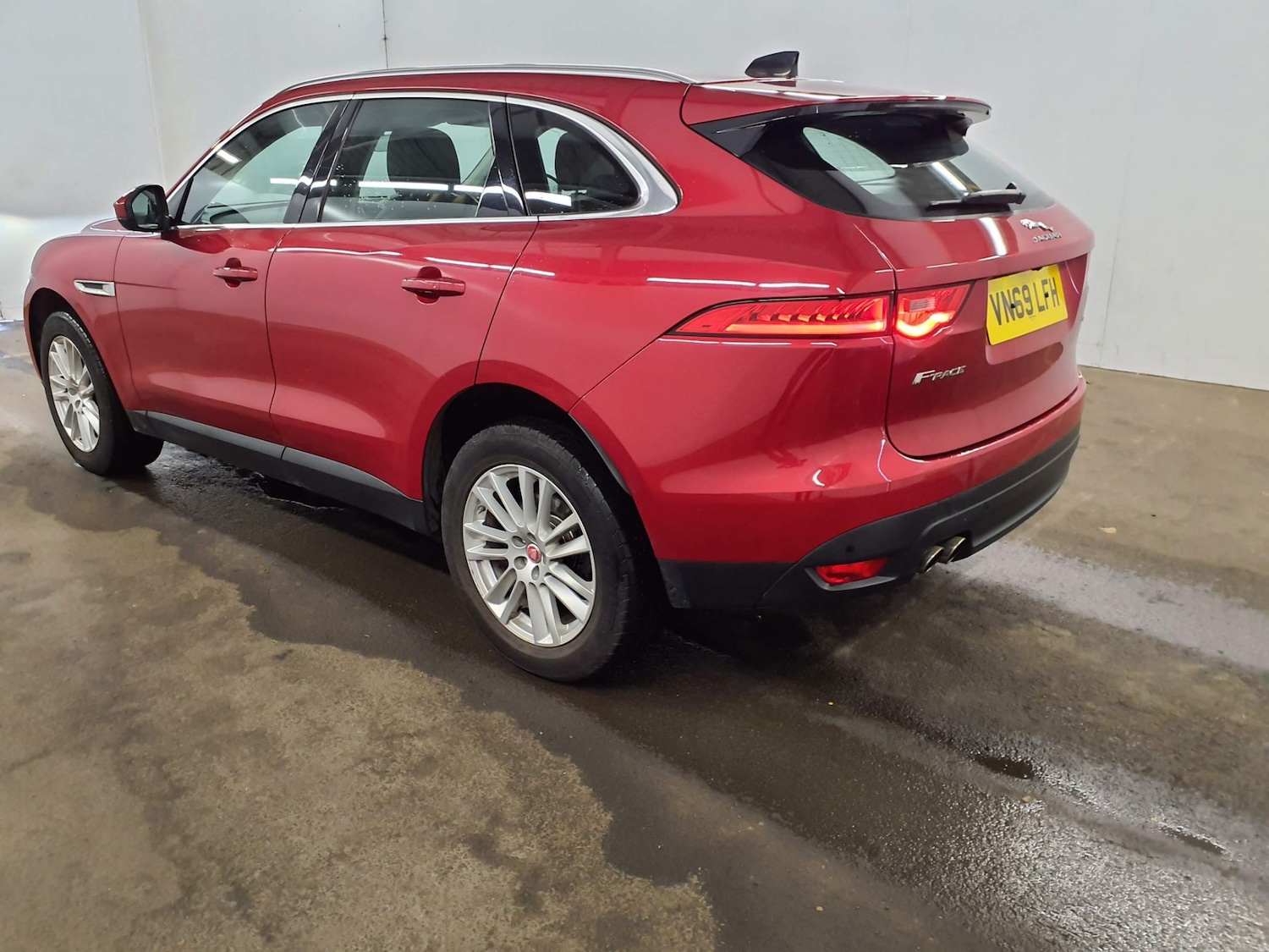 Used Jaguar F-Pace 2019 for sale - 76706355: Photo 4