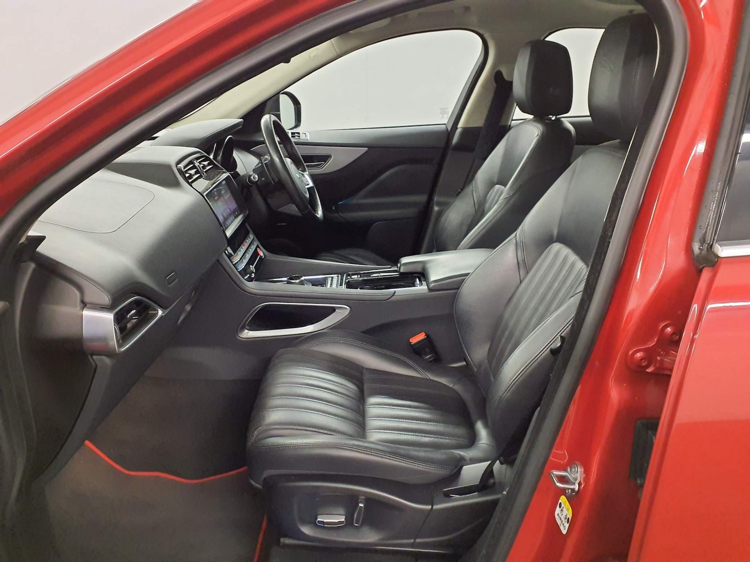 Used Jaguar F-Pace 2019 for sale - 76706355: Photo 9