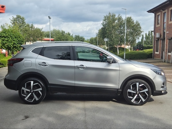Used Nissan Qashqai 2017 for sale - 72364678: Photo 2