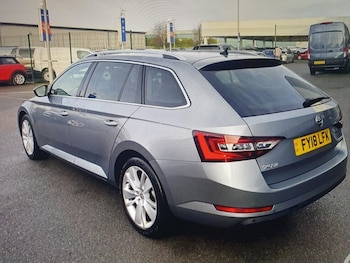 Used Skoda Superb 2018 for sale - 77079498: Photo