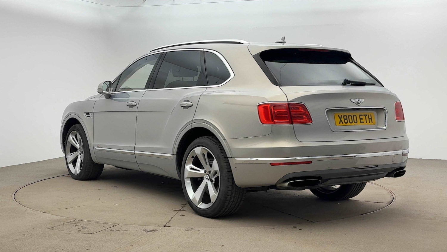 Used Bentley Bentayga 2016 for sale - 77694538: Photo 2