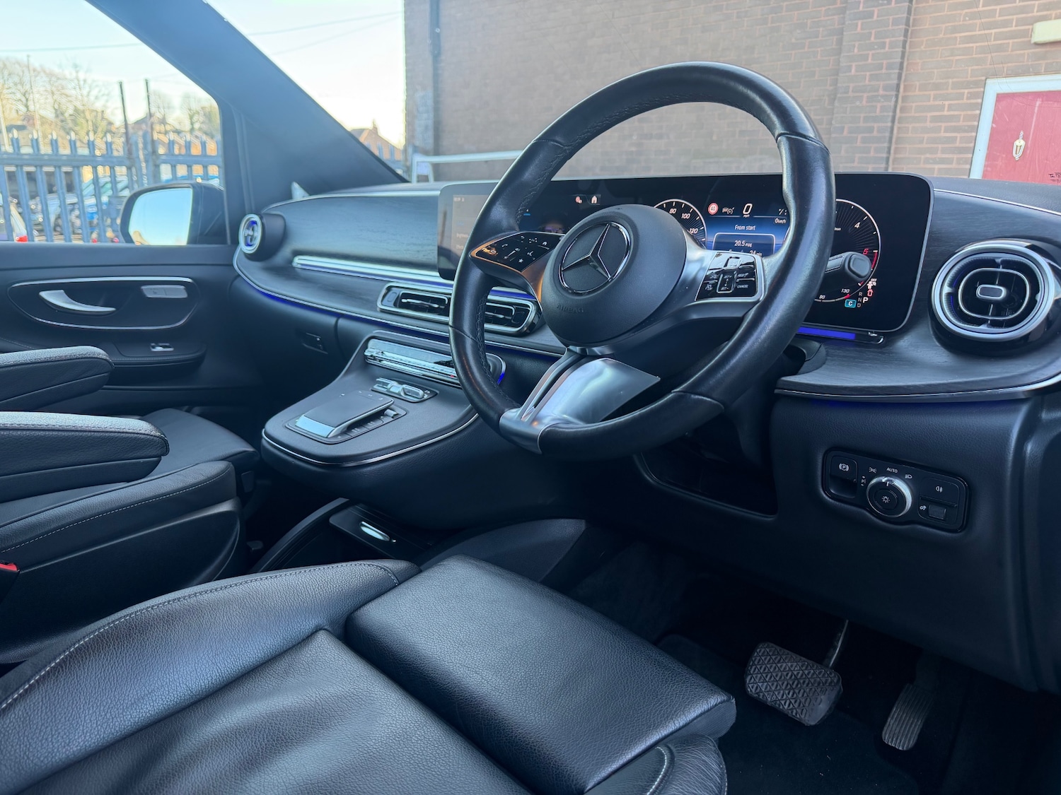 Used Mercedes-Benz V-Class 2024 for sale - 77953873: Photo 8