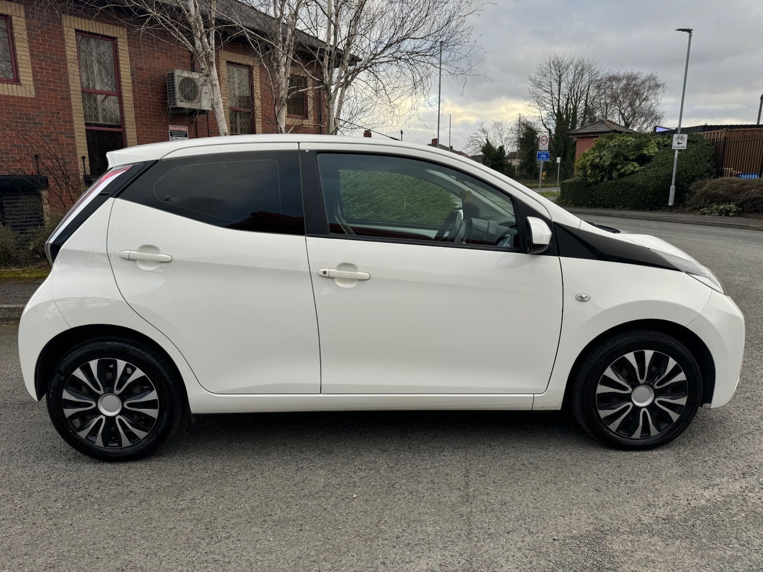 Used Toyota AYGO 2018 for sale - 77834002: Photo 2