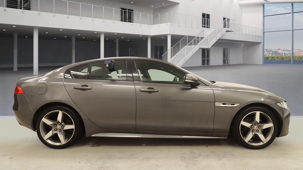 Used Jaguar XE 2019 for sale - 77676865: Photo 2