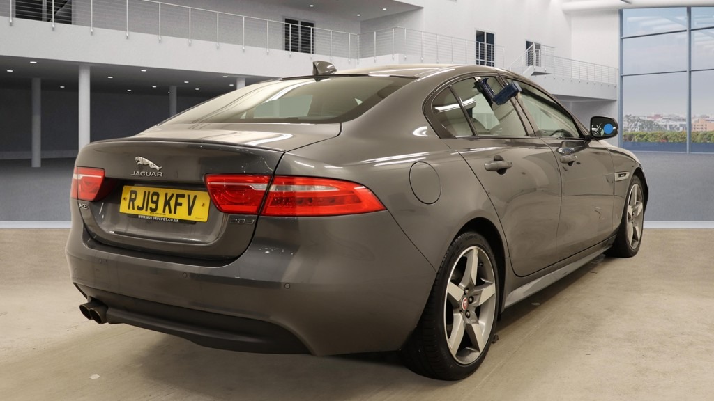 Used Jaguar XE 2019 for sale - 77676865: Photo 3