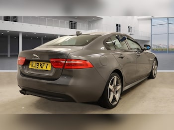 Used Jaguar XE 2019 for sale - 77676865: Photo
