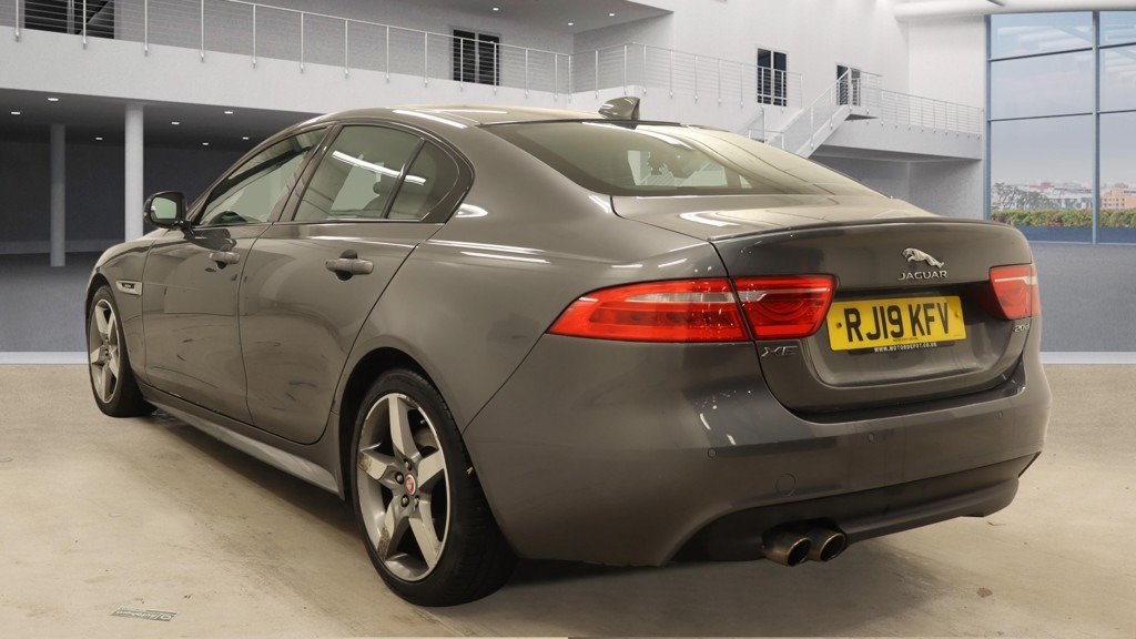 Used Jaguar XE 2019 for sale - 77676865: Photo 4