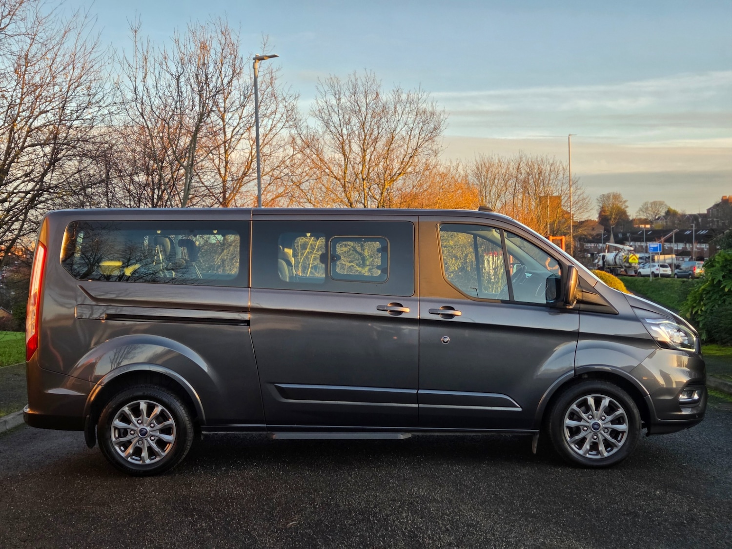 Used Ford Tourneo Custom 2023 for sale - 76884675: Photo 2