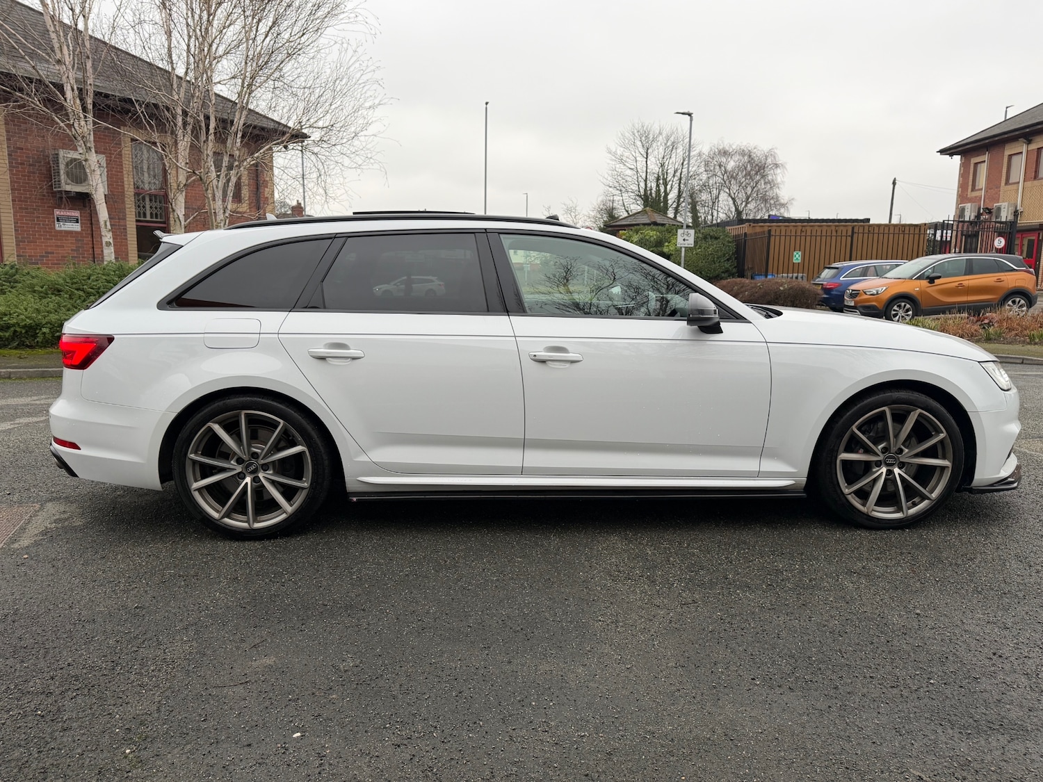 Used Audi S4 Avant 2017 for sale - 77406603: Photo 2