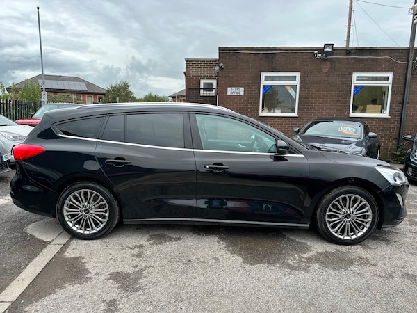 Used Ford Focus 2018 for sale - 68420512: Photo 2