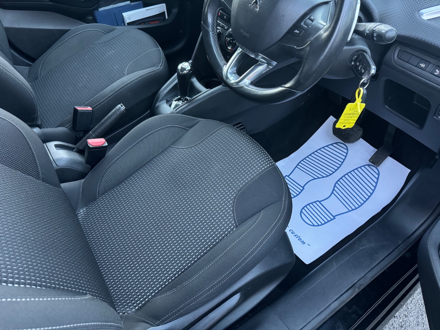 Used Peugeot 208 2015 for sale - 76796177: Photo 13