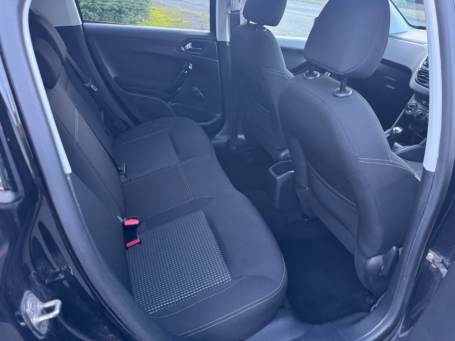 Used Peugeot 208 2015 for sale - 76796177: Photo 17