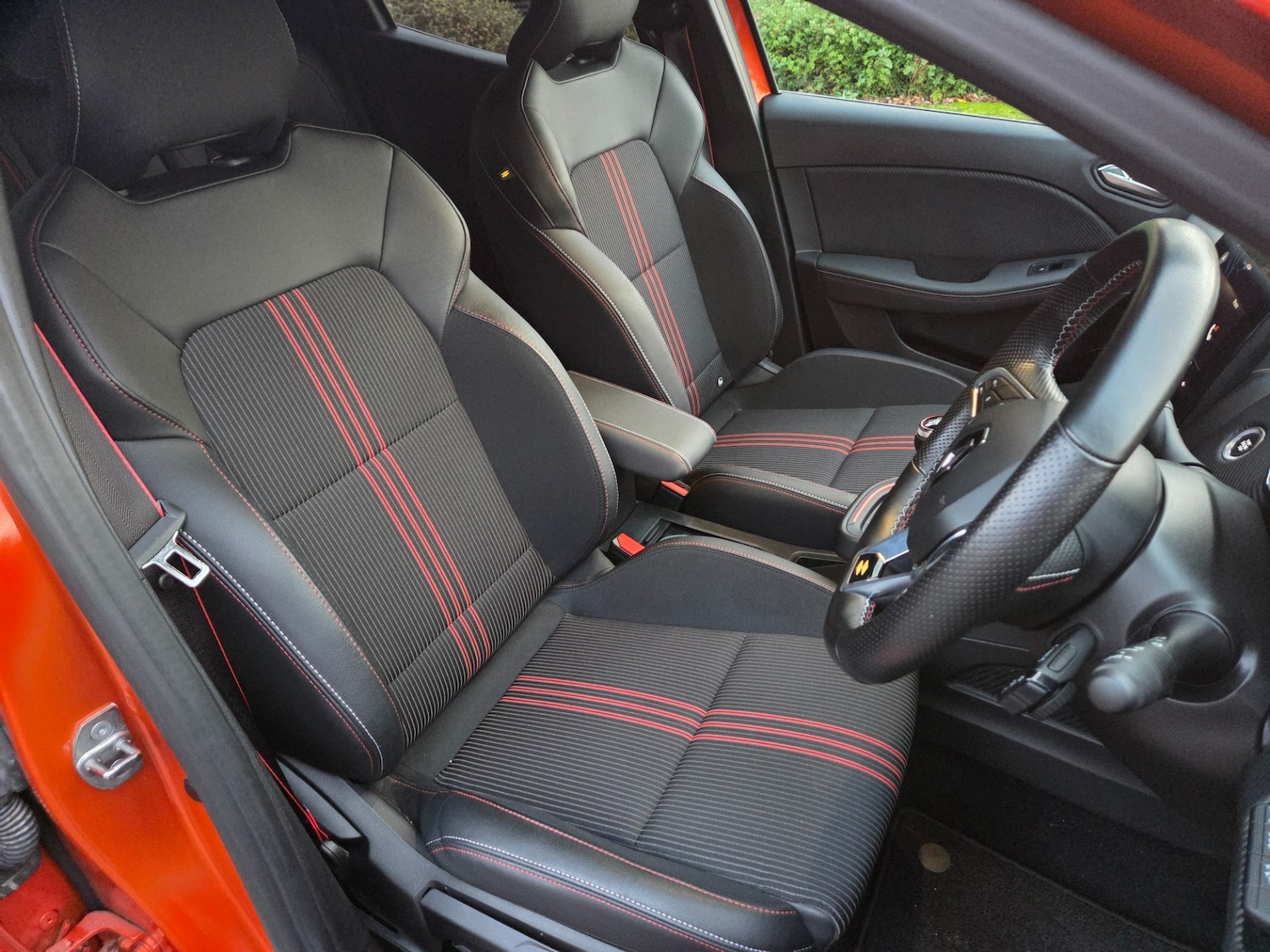 Used Renault Clio 2023 for sale - 76638042: Photo 11